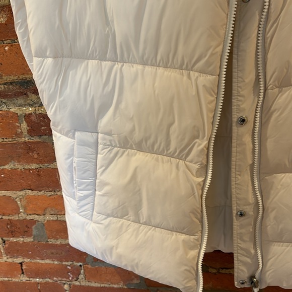 UGG Puffer Vest Reversible Sydnee White/Tan (S/M) Oversized - Picture 4 of 9